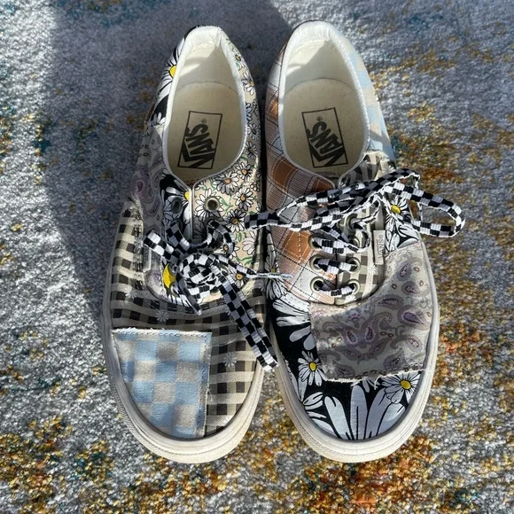Vans - Picture 3 of 4